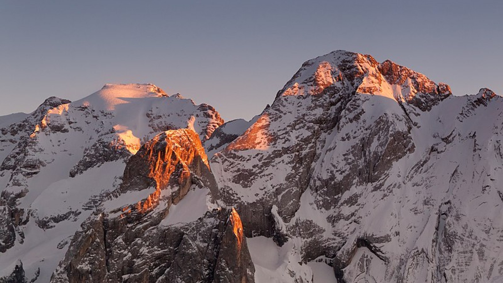 ADDIO MARMOLADA, ALLARME PER IL PIU’ GRANDE GHIACCIAIO DELLE DOLOMITI: RISCHIO ESTINZIONE