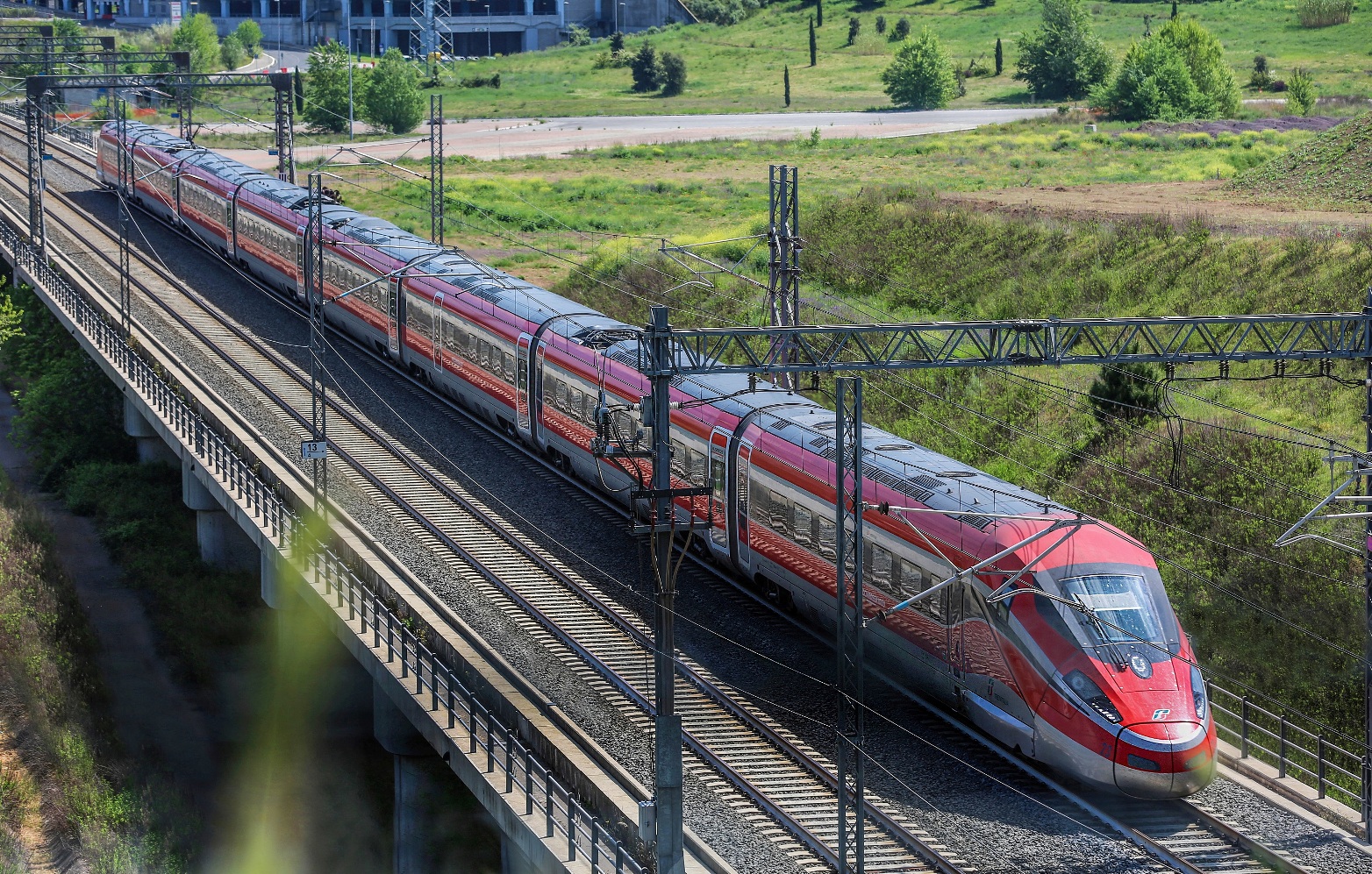 STUDIO SVIMEZ-RFI: 2 ORE NAPOLI-BARI IN TRENO. 4,4 MILIARDI, 62MILA POSTI, MENO EMISSIONI (PARI A 638MILA CAMION)